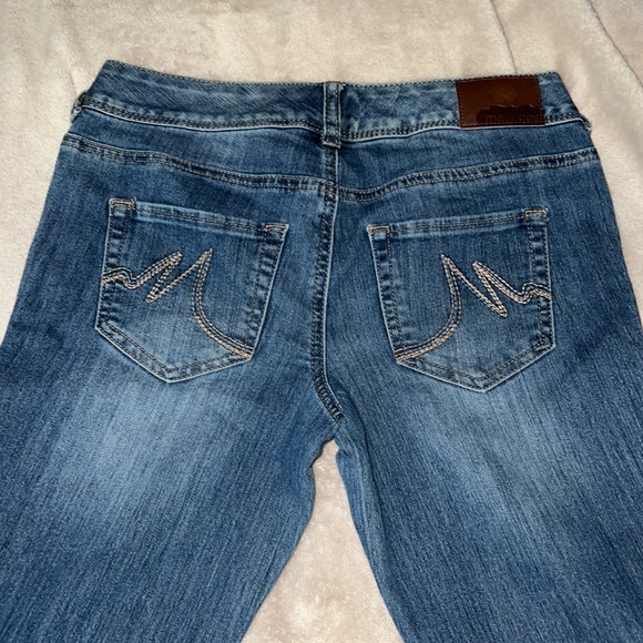 Maurices blue jeans in great condition not my style atm size 1/2 regular - Picture 3 of 6